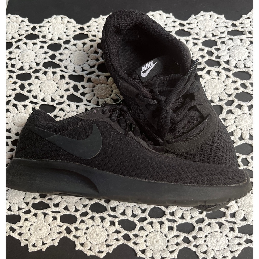 Nike Classic Black Sneakers